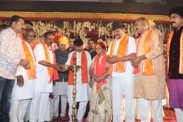 इंदौर के विधानसभा क्षेत्र क्रमांक एक में आयोजित दीपावली मिलन समारोह इंदौर के विधानसभा क्षेत्र क्रमांक एक में आयोजित दीपावली मिलन समारोह