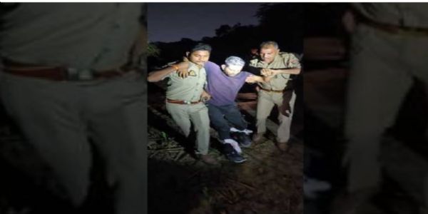 पुलिस मुठभेड़ के दौरान गोकशी करने वाले तीन शातिर बदमाश गिरफ्तार, एक के पैर में लगी गोली
