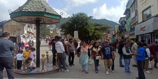 शिमला की वादियां सैलानियों से गुलजार, होटलों में बढ़ी ऑक्यूपेंसी