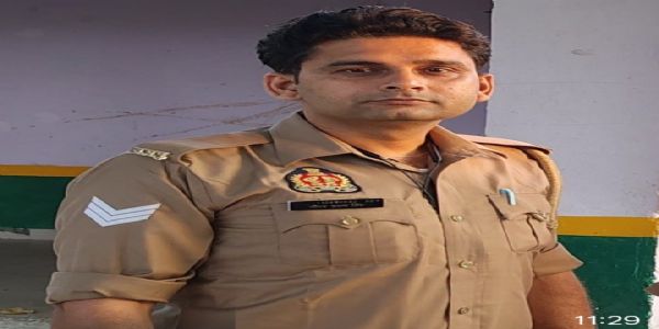 आगरा-सड़क हादसे में पुलिस टीम की कार ट्रक से भिड़ी, मुख्य आरक्षी सहित दो की मौत, 5 घायल