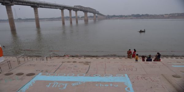 दीपावली और छठ की आतिशबाज़ी से बनारस की हवा हुई धुंधली, बढ़ा एयर क्वालिटी इन्डेक्स का स्तर