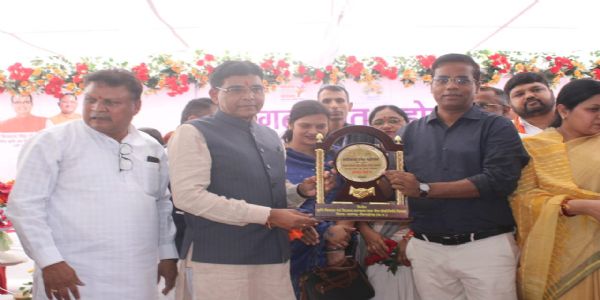 सारंगढ़ : किसान हैं विकसित भारत की रीढ़, तिलहन उत्पादन से बढ़ेगी आत्मनिर्भरता : मंत्री टंक राम वर्मा