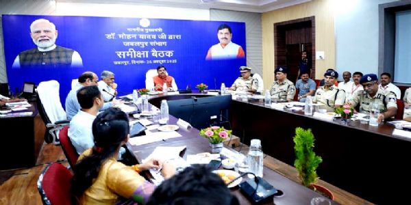 कानून व्यवस्था को सुदृढ़ करें और नशे के खिलाफ हो सख्त कार्रवाई : मुख्यमंत्री डॉ. यादव