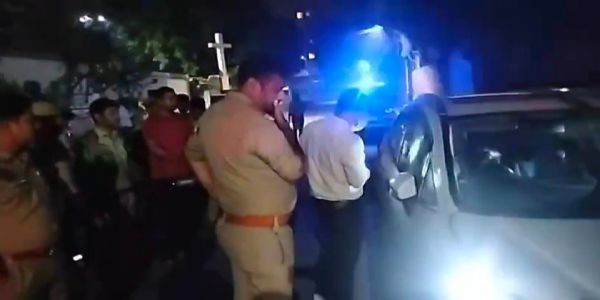 लखनऊ: युवक ने कार में गाेली मारकर की खुदकुशी