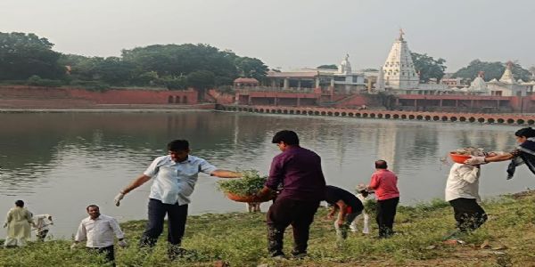 मंदसौरः विधायक के नेतृत्व में शिवना योद्धाओं द्वारा चलाया गया विशेष सफाई अभियान