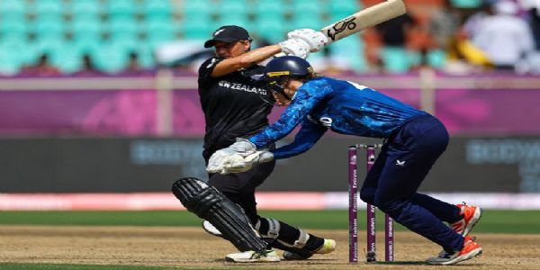 न्यूजीलैंड की दिग्गज ऑलराउंडर और कप्तान सोफी डिवाइन न्यूजीलैंड की दिग्गज ऑलराउंडर और कप्तान सोफी डिवाइन