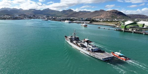 भारतीय युद्धपोत सतलुज ने मॉरीशस में हाइड्रोग्राफिक सर्वेक्षण पूरा किया भारतीय युद्धपोत सतलुज ने मॉरीशस में हाइड्रोग्राफिक सर्वेक्षण पूरा किया