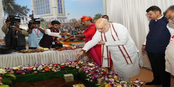 फोटो: मुंबई में भाजपा के नए कार्यालय का शिलान्यास करते हुए केंद्रीय गृहमंत्री अमित शाह फोटो: मुंबई में भाजपा के नए कार्यालय का शिलान्यास करते हुए केंद्रीय गृहमंत्री अमित शाह