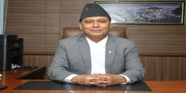 नेपाल के ऊर्जा मंत्री कुलमान घीसिंग नेपाल के ऊर्जा मंत्री कुलमान घीसिंग