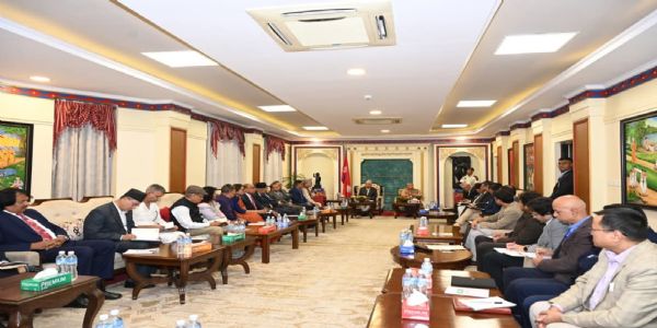 राष्ट्रपति भवन में आयोजित सर्वदलीय बैठक राष्ट्रपति भवन में आयोजित सर्वदलीय बैठक