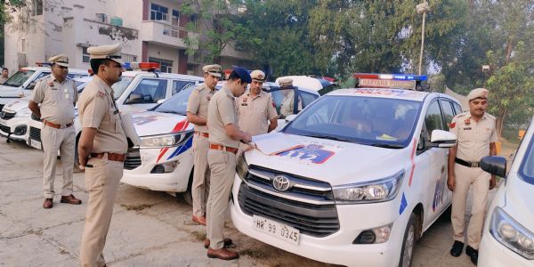झज्जर : आपात स्थिति में त्वरित प्रतिक्रिया देने के लिए सदा तैयार हैं ईआरवी गाड़ियां : डीसीपी मिश्रा