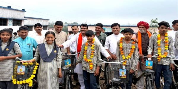 प्रदेश सरकार बच्चों के भविष्य को संवारने के लिए दृढ़ संकल्पित : मंत्री चौहान
