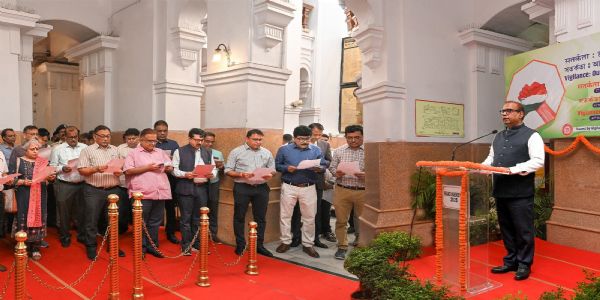 रेलवे के गार्डनरीच मुख्यालय में सतर्कता सप्ताह की शुरुआत, अधिकारियों ने लिया न भ्रष्टाचार का संकल्प