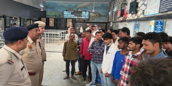 पानीपत रेलवे स्टेशन पर साइबर क्राइम से बचने को जीआरपी ने किया जागरूक