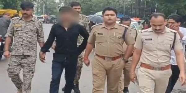 दतिया पुलिस ने हत्‍या के आरोपित का निकाला जुलूस’