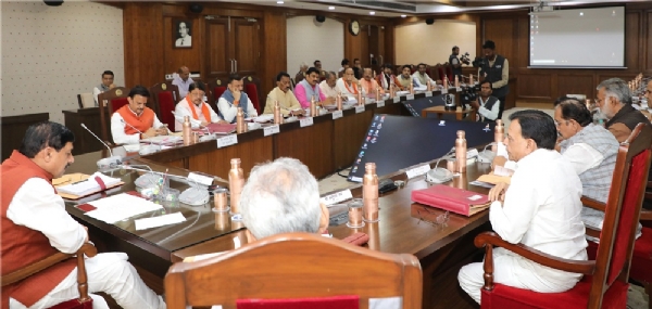 मंत्रालय में मंत्रिपरिषद की बैठक