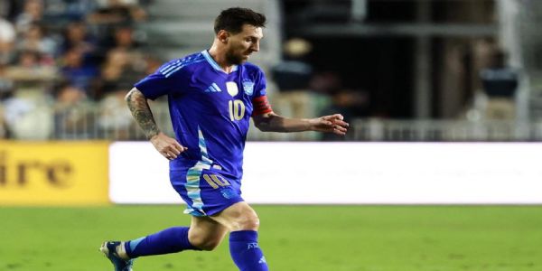 अर्जेंटीना के दिग्गज फुटबॉलर लियोनेल मेसी अर्जेंटीना के दिग्गज फुटबॉलर लियोनेल मेसी