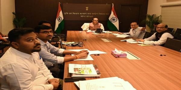 कृषि मंत्री शिवराज सिंह चौहान समीक्षा बैठक की अध्यक्षता कृषि मंत्री शिवराज सिंह चौहान समीक्षा बैठक की अध्यक्षता