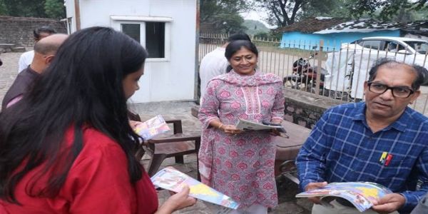 दूरदर्शन की डीजी प्रिया कुमार सहित अन्य सदस्यों ने किया मप्र की पुरातत्व धरोहर उदयगिरि का भ्रमण दूरदर्शन की डीजी प्रिया कुमार सहित अन्य सदस्यों ने किया मप्र की पुरातत्व धरोहर उदयगिरि का भ्रमण