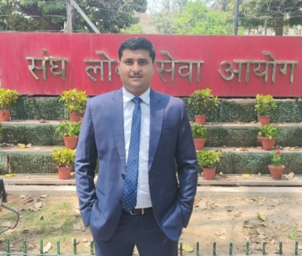 आदर्श की फोटो आदर्श की फोटो