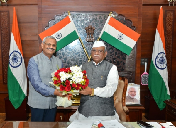 विधानसभा अध्यक्ष , पुलिस महानिदेशक व पुलिस कमिश्नर ने राज्यपाल बागडे से की मुलाकात विधानसभा अध्यक्ष , पुलिस महानिदेशक व पुलिस कमिश्नर ने राज्यपाल बागडे से की मुलाकात