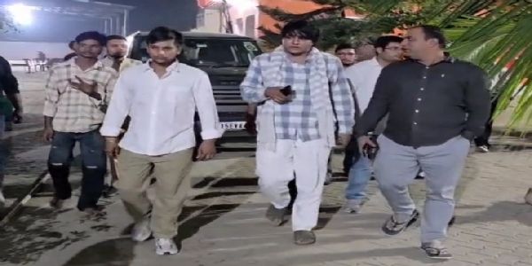 फिल्म प्रोड्यूसर अमित जानी को बम से उड़ाने की धमकी