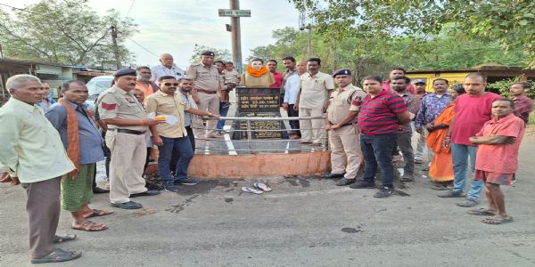 जांजगीर-चांपा : बलिदान रामशंकर पाण्डेय की प्रतिमा पर पुष्पांजलि अर्पित कर दी गई श्रद्धांजलि
