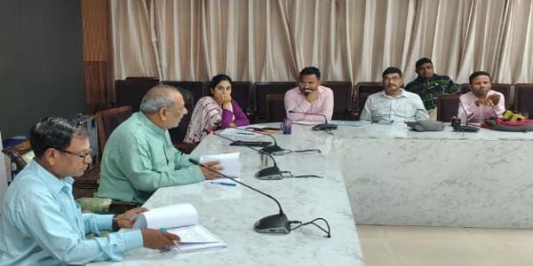 उत्तर प्रदेश से अन्य प्रदेशों को मत्स्य बीज एवं अन्य सामग्री निर्यात की जा रही : डॉ. संजय कुमार निषाद