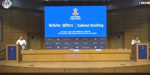 कैबिनेट के फैसलों की जानकारी देते हुए केन्द्रीय मंत्री अश्विनी वैष्णव कैबिनेट के फैसलों की जानकारी देते हुए केन्द्रीय मंत्री अश्विनी वैष्णव