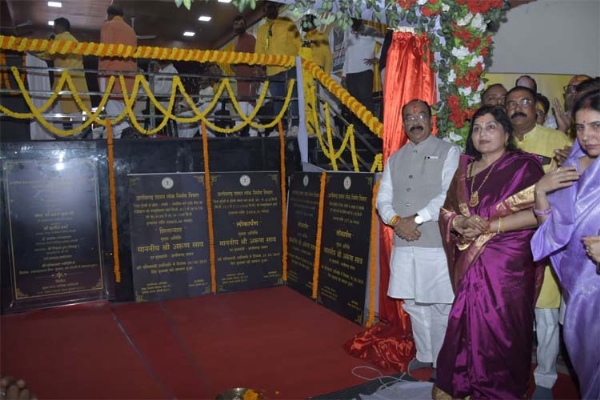 उप मुख्यमंत्री अरुण साव भव्य मानस मंच के जीर्णोद्धार कार्य का लोकार्पण किया