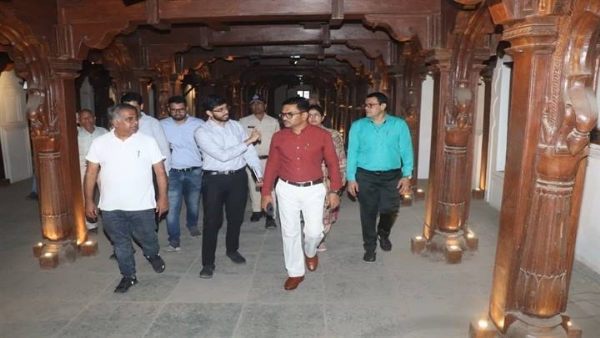 गोपाल मंदिर और लाल बाग पैलेस के रिनोवेशन कार्य का  निरीक्षण गोपाल मंदिर और लाल बाग पैलेस के रिनोवेशन कार्य का  निरीक्षण