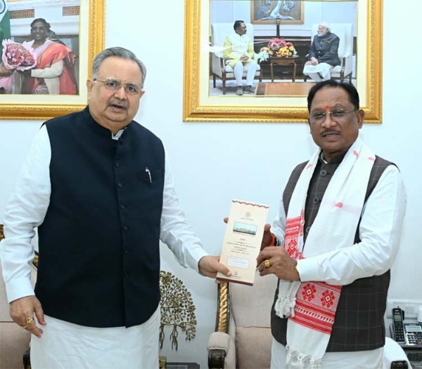 छग विधानसभा के अध्यक्ष डॉ. रमन सिंह मुख्यमंत्री साय से मुलाकात करते हुए छग विधानसभा के अध्यक्ष डॉ. रमन सिंह मुख्यमंत्री साय से मुलाकात करते हुए