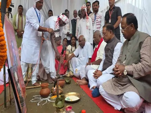 सरगुजा में गूंजा कार्तिक उरांव का जयघोष सरगुजा में गूंजा कार्तिक उरांव का जयघोष