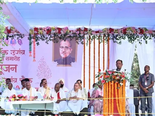 सरगुजा में गूंजा कार्तिक उरांव का जयघोष सरगुजा में गूंजा कार्तिक उरांव का जयघोष