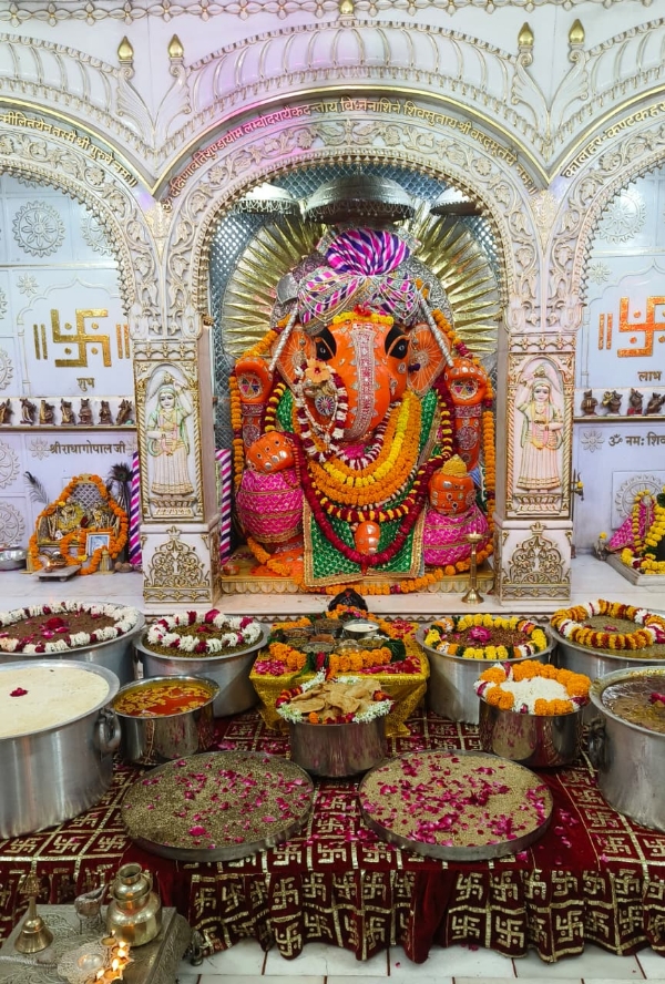 नहर के गणेशजी  मंदिर में अन्नकूट महोत्सव नहर के गणेशजी  मंदिर में अन्नकूट महोत्सव