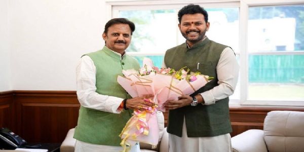 केन्द्रीय मंत्री नायडू से मिले मप्र के उप मुख्यमंत्री, नई हवाई सेवाओं के लिए व्यक्त किया आभार