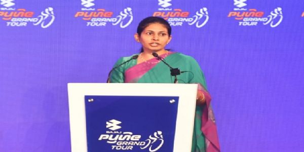 मुख्यमंत्री फडणवीस ने किया ‘पुणे ग्रैंड टूर 2026’ का लोगो और जर्सी लॉन्च