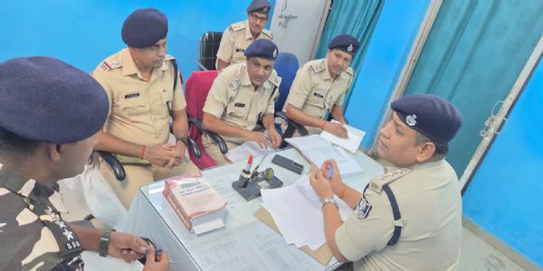 विधानसभा चुनाव में सुरक्षा को लेकर रेल डीएसपी ने की समीक्षा बैठक