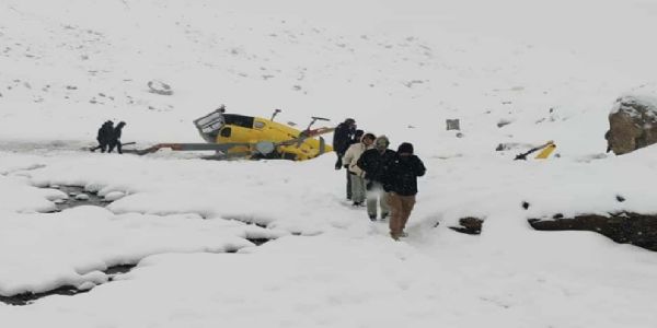 नेपाल में एवरेस्ट बेस कैंप के पास हेलीकॉप्टर दुर्घटनाग्रस्त, पायलट सुरक्षित