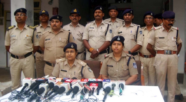 24 घंटे में  पकड़ा गया चलती ट्रेन में हत्या करने वाला आरोपी 24 घंटे में  पकड़ा गया चलती ट्रेन में हत्या करने वाला आरोपी