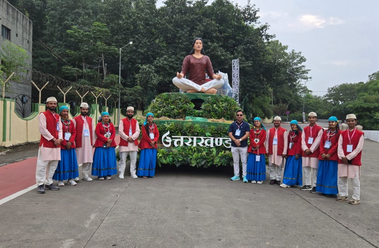 उत्तराखंड राज्य की झांकी। उत्तराखंड राज्य की झांकी।