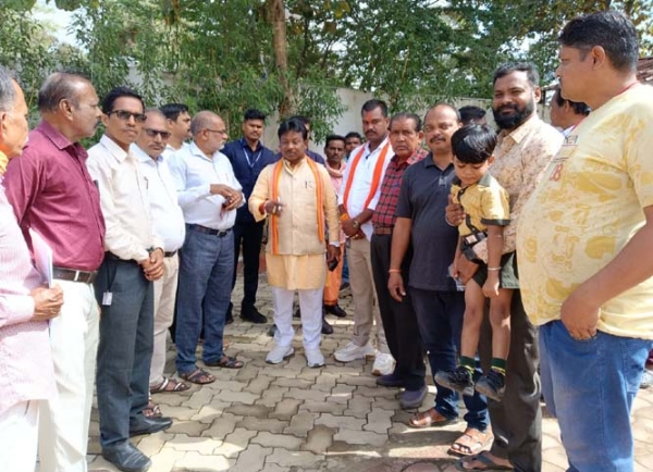 साहू समाज ने बस्तर सांसद से सामाजिक भवन हेतु भूखंड की मांग की साहू समाज ने बस्तर सांसद से सामाजिक भवन हेतु भूखंड की मांग की