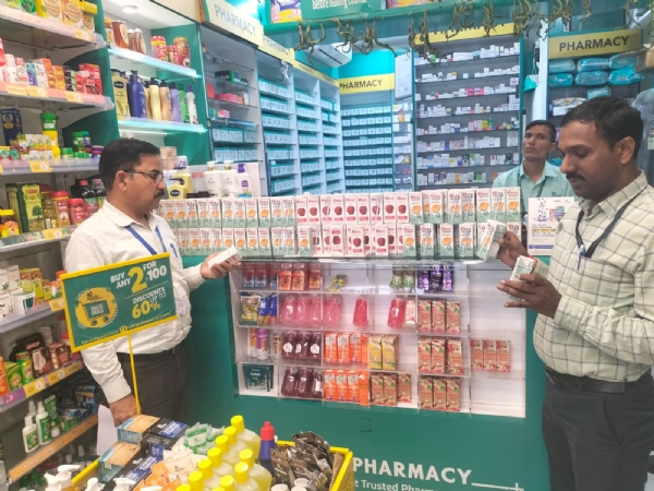 खाद्य सुरक्षा विभाग ने ओआरएस के नाम पर बिक रहे पेय पदार्थों किए जब्त खाद्य सुरक्षा विभाग ने ओआरएस के नाम पर बिक रहे पेय पदार्थों किए जब्त