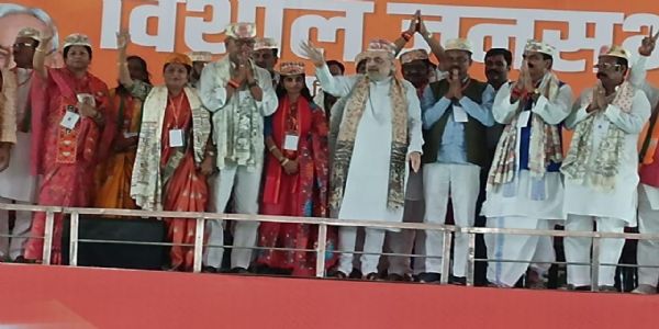 अलीनगर (दरभंगा): केंद्रीय गृह मंत्री अमीत शाह की रैली। अलीनगर (दरभंगा): केंद्रीय गृह मंत्री अमीत शाह की रैली।