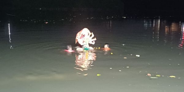ठाणे खाड़ी नवरात्रि में प्रदूषित, डॉ प्रशांत ने कहा पर्यावरण मंत्री ध्यान दें