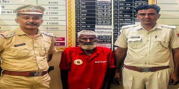 पुलिस ने दिखाई इंसानियत, सहारा विहीन बुजुर्ग को पहुंचाया वृद्धाश्रम