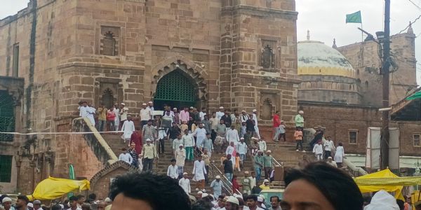 जौनपुर में जुमे की नमाज शांतिपूर्ण ढंग से सम्पन्न