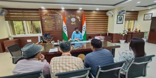 समाहरणालय में सुरक्षा के लिए लगाएं सीसीटीवी कैमरे : उपायुक्‍त