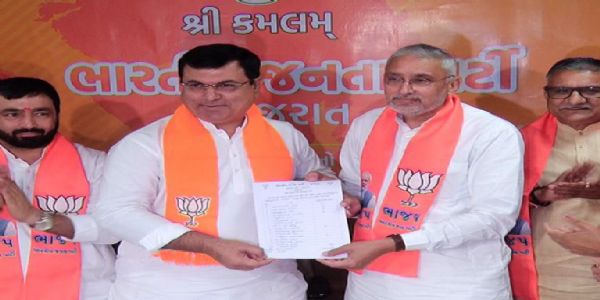 जगदीश पांचाल ने गुजरात भाजपा के प्रदेश अध्यक्ष पद के लिए भरा नामांकन, कल होगा पदग्रहण समारोह