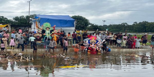 अनूपपुर: लगातार दूसरे दिन जारी रहा दुर्गा की प्रतिमाओं का विसर्जन, दो दिनो 389 प्रतिमा हुई विसर्जित